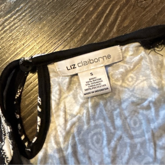 Liz Claiborne Black and White Patterned Blouse - Picture 3 of 3